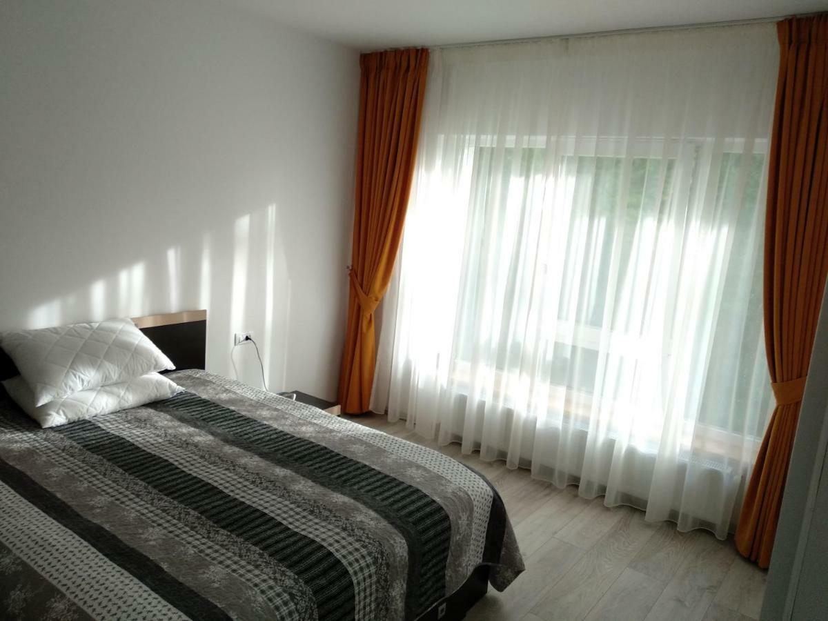 Appartamento Apartament Ramona Braşov Esterno foto