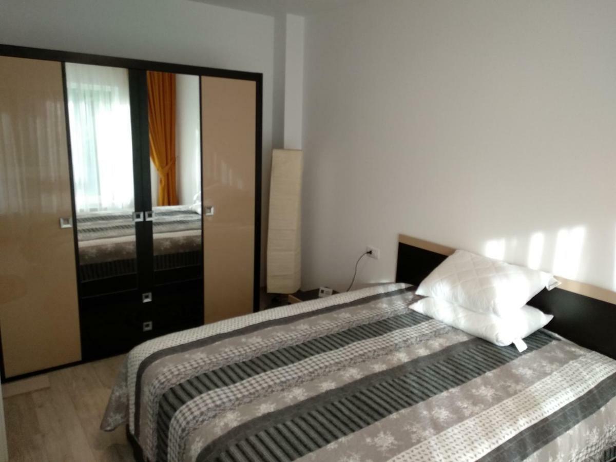 Appartamento Apartament Ramona Braşov Esterno foto