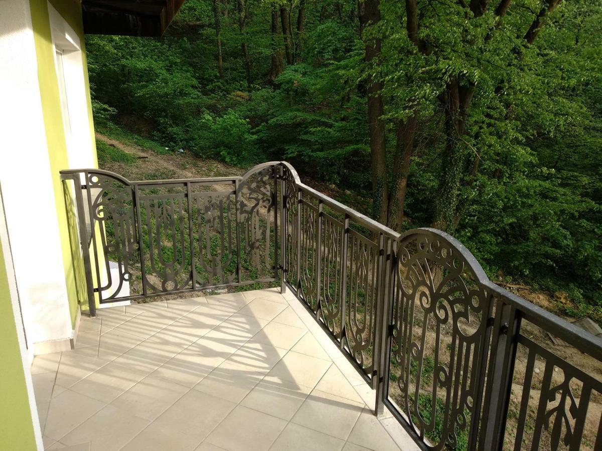 Appartamento Apartament Ramona Braşov Esterno foto